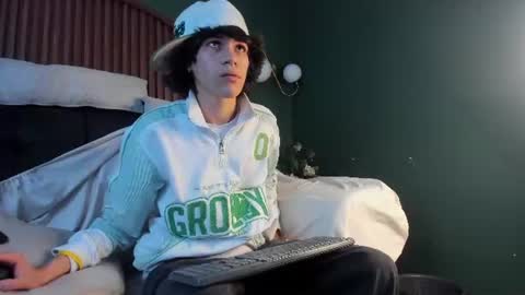 diamond_twink online show from July 10, 2026, 5:45 am