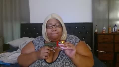 diamondbbwqueen online show from April 26, 2026, 9:56 pm