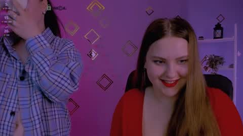 dina_bloom online show from May 11, 2026, 4:04 pm