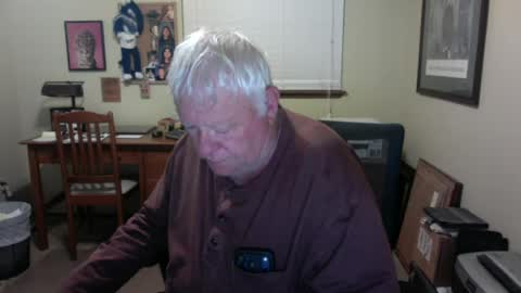 dirtrider195080438 online show from July 19, 2026, 5:22 am
