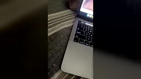djalexreyes online show from July 24, 2026, 6:33 am