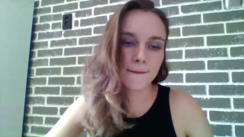 dolcezza_ online show from April 2, 2026, 12:36 pm
