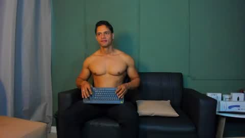Dominc berry online show from July 25, 2026, 12:36 pm
