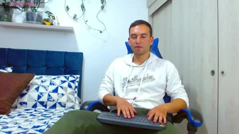 dorian_h online show from June 3, 2026, 11:10 pm