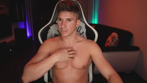 Dorian Reyes online show from July 7, 2026, 1:19 am
