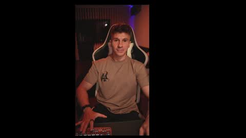 Dorian Reyes online show from July 26, 2026, 12:52 am