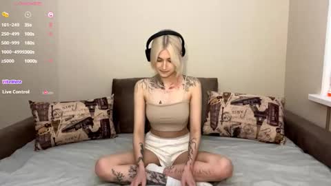 Lana online show from May 13, 2026, 10:49 pm