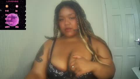 DeeDee online show from July 6, 2026, 11:40 am