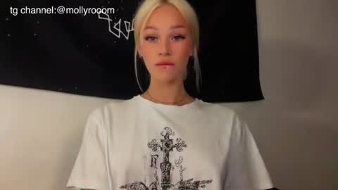 MOLLYYYY dont forget to give me a thumb up online show from June 12, 2026, 3:16 am