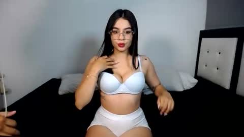 -- nicolle and jhon -- online show from July 5, 2026, 6:42 am