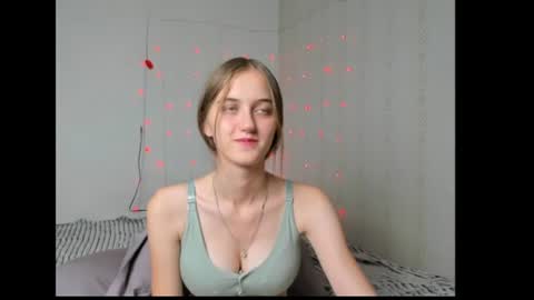 dreamy_pollyyy online show from July 4, 2026, 12:28 am