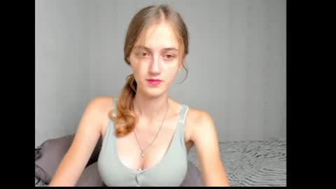 dreamy_pollyyy online show from July 30, 2026, 8:52 pm