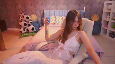 Snapshot of dreamylinaaa chatting on July 16, 2026, 7:09 pm Lina online show from July 16, 2026, 7:09 pm
