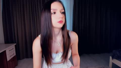 Snapshot of drusillaopula chatting on April 28, 2026, 5:12 am Emma online show from April 28, 2026, 5:12 am