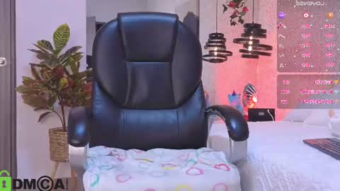 dulce_isabel_ online show from July 7, 2026, 6:47 am