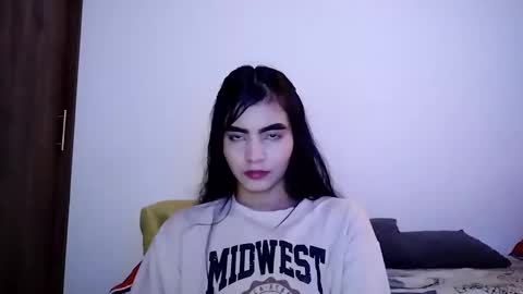 Snapshot of dulce_lucero chatting on January 14, 2025, 6:07 pm dulce_lucero online show from January 14, 2025, 6:07 pm