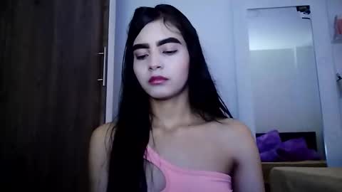 Snapshot of dulce_lucero chatting on January 15, 2025, 4:32 pm dulce_lucero online show from January 15, 2025, 4:32 pm