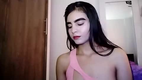 Snapshot of dulce_lucero chatting on February 17, 2025, 5:53 pm dulce_lucero online show from February 17, 2025, 5:53 pm