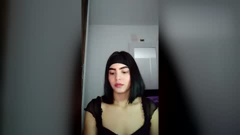 Snapshot of dulce_lucero chatting on June 18, 2026, 2:23 am dulce_lucero online show from June 18, 2026, 2:23 am