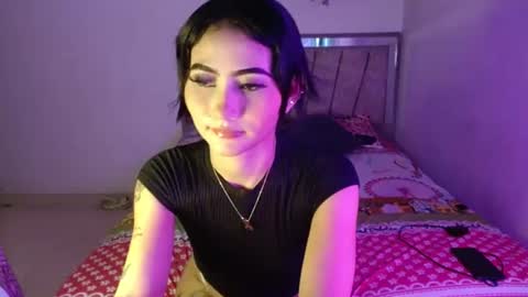 dulcesexy18 online show from June 24, 2026, 11:15 pm