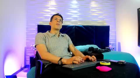 Dustin Sonne online show from July 22, 2026, 3:31 am