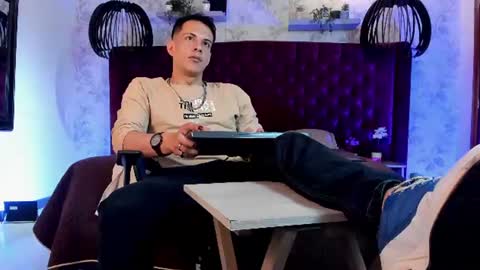Dustin Sonne online show from July 25, 2026, 4:10 am