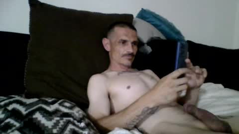 dzznutzz9 online show from August 3, 2026, 3:38 am
