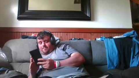 Eazyb91 online show from June 20, 2026, 9:28 pm