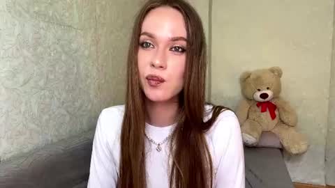 Lily online show from June 19, 2026, 6:51 am