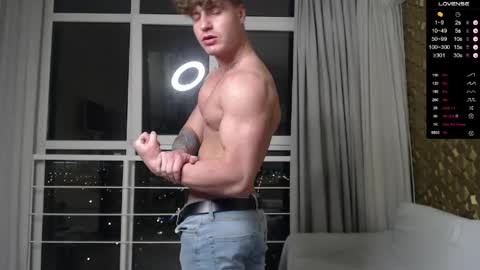 Snapshot of ed_hooligan chatting on April 30, 2026, 5:08 pm ed_hooligan online show from April 30, 2026, 5:08 pm