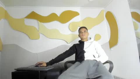 Snapshot of edylucianni chatting on July 10, 2026, 3:58 pm EdyLucianni online show from July 10, 2026, 3:58 pm