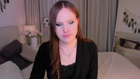 Effie Mur online show from July 9, 2026, 9:30 pm