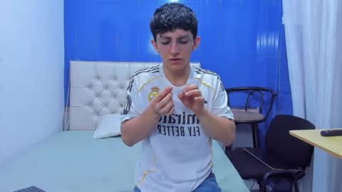 Elan Giralon online show from June 20, 2026, 9:39 pm