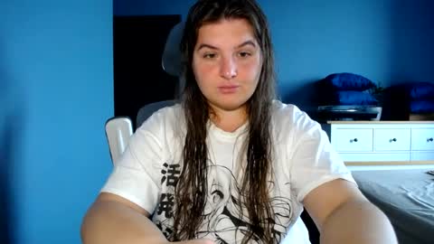 Elanis online show from July 20, 2026, 10:39 am