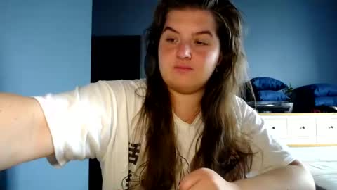 Elanis online show from July 22, 2026, 9:12 am