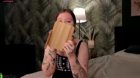 Snapshot of elara_irving chatting on July 17, 2026, 3:02 am Elly online show from July 17, 2026, 3:02 am