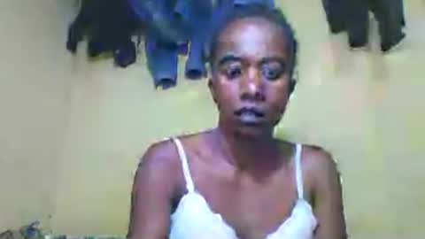 elhuithe05 online show from August 2, 2026, 7:51 am