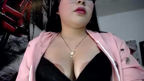 Snapshot of elinaax chatting on January 15, 2026, 10:02 pm Elina online show from January 15, 2026, 10:02 pm