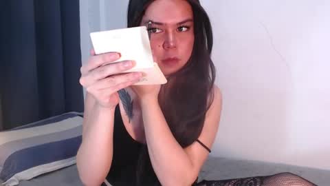 Elise online show from May 3, 2026, 2:34 pm