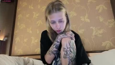 Elizabeth online show from June 18, 2026, 6:56 pm