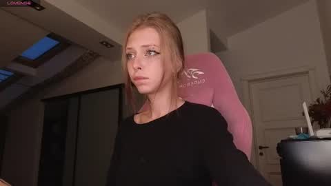 Elizabeth online show from July 9, 2026, 8:02 pm