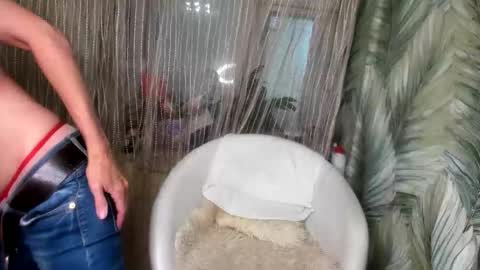 elizabeth_hottt online show from June 8, 2026, 9:42 am