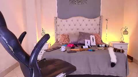 Elizabeth  online show from July 21, 2026, 11:29 pm