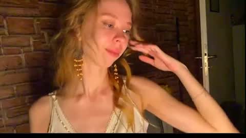 Eliza online show from July 28, 2026, 8:52 pm