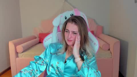 EllaBells online show from April 1, 2026, 1:41 pm