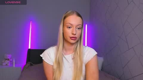 elldiana online show from June 19, 2026, 2:49 am