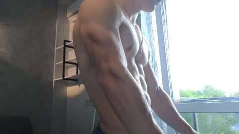 elliot_muscle04 online show from July 26, 2026, 11:50 am
