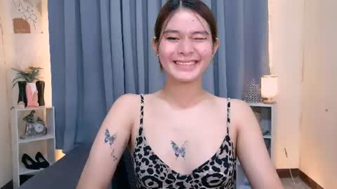 Ellise online show from June 25, 2026, 6:01 pm