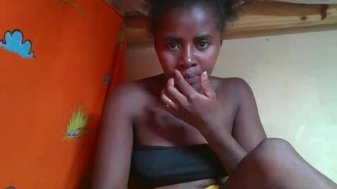 Snapshot of ellodi chatting on May 17, 2026, 11:17 am Ellodi online show from May 17, 2026, 11:17 am