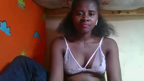 Snapshot of ellodi chatting on May 28, 2026, 6:43 am Ellodi online show from May 28, 2026, 6:43 am